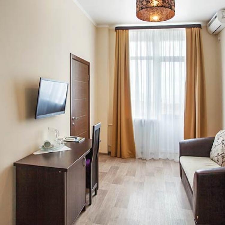 Гостиная в 2 местном 2 комнатном Семейном Стандарте Плюс (23 м²) санатория Бештау в Железноводске